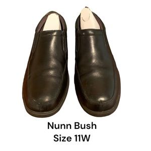 MEN’s Nunn Bush w/dust bags & box. Size 11 W